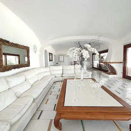 Villa Mare Blu - *