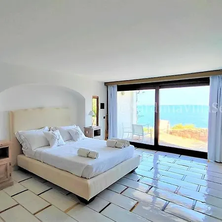 Villa Mare Blu - *