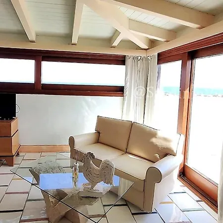 Villa Mare Blu - *